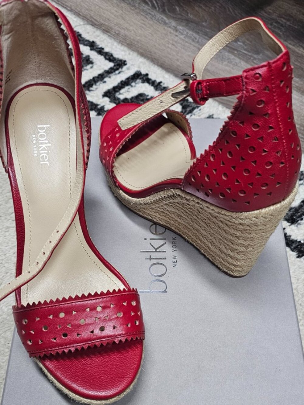 Beautiful Sandals - Picture 5 of 16
